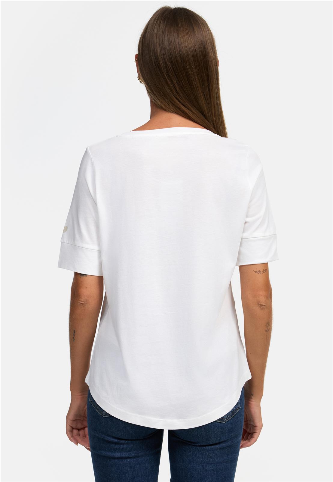 Decay Modevertrieb GmbH - Textilien Grosshandel T-Shirts Jeans
