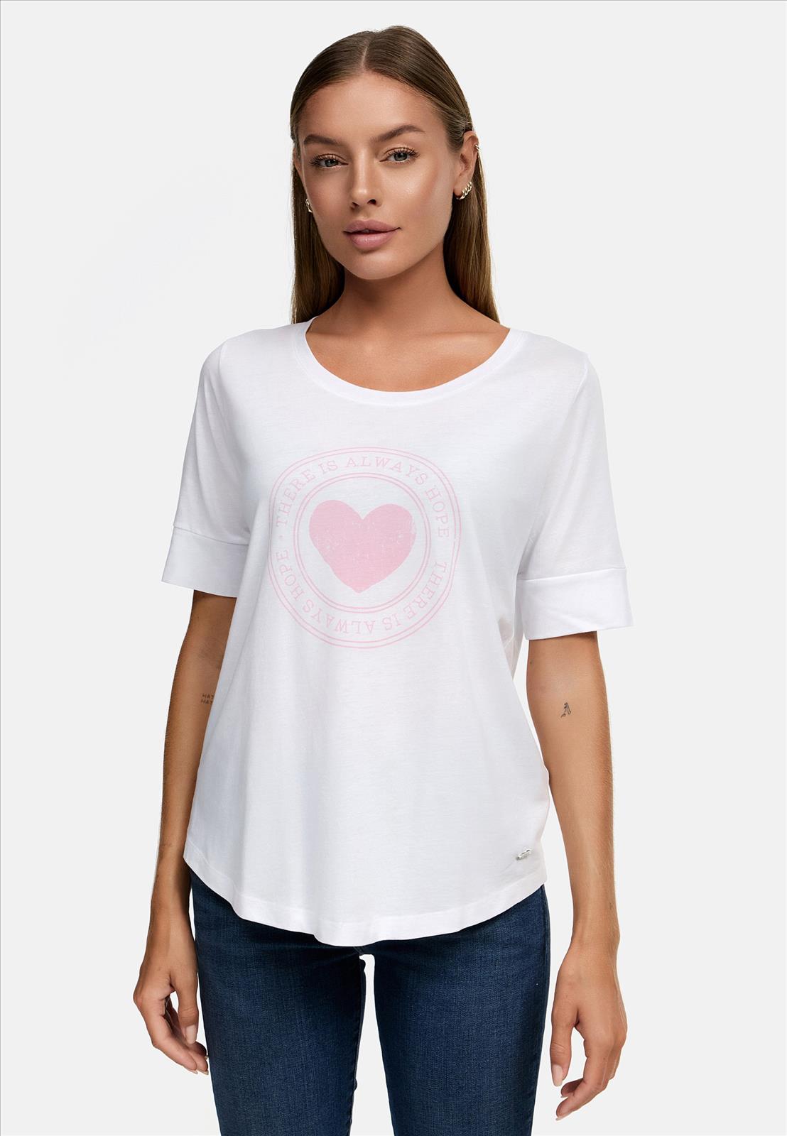 Decay Modevertrieb GmbH - Textilien Grosshandel T-Shirts Jeans