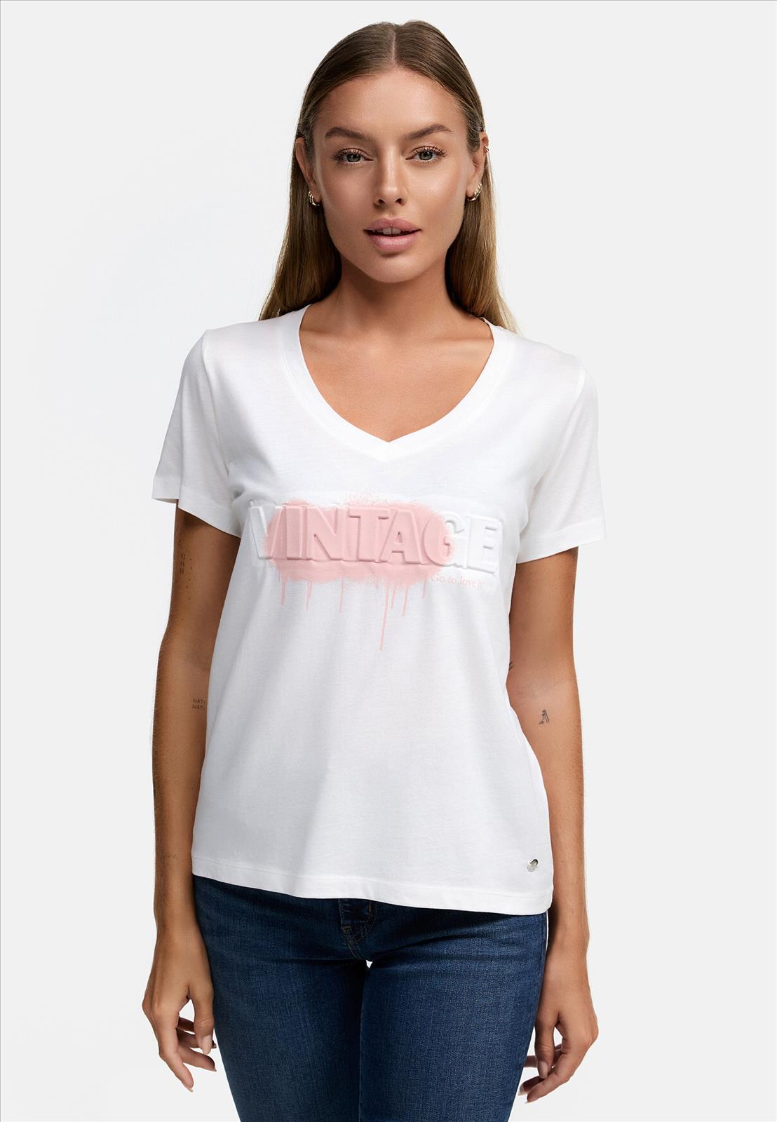 Decay Modevertrieb GmbH - Textilien Grosshandel T-Shirts Jeans