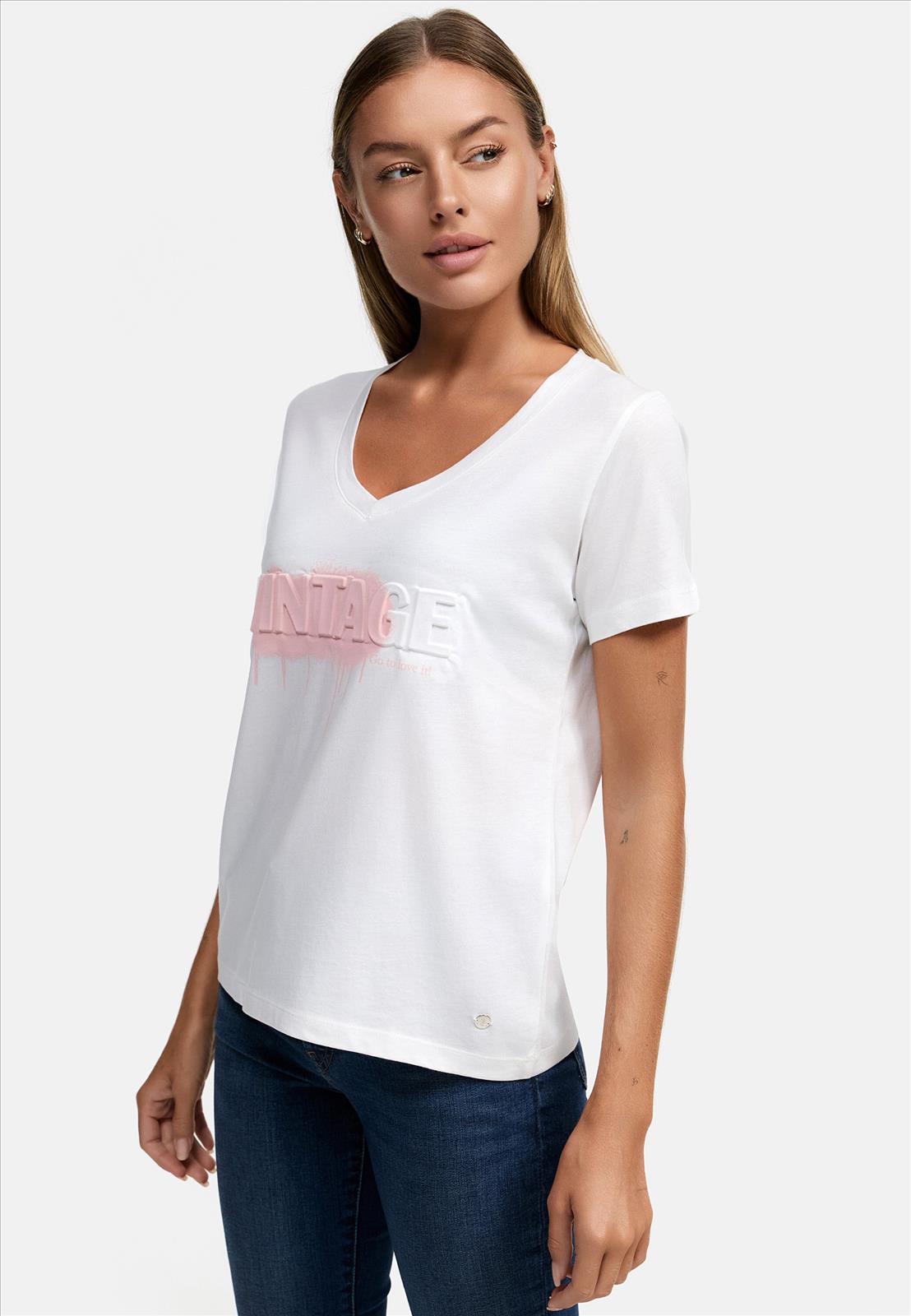 Decay Modevertrieb GmbH - Textilien Grosshandel T-Shirts Jeans