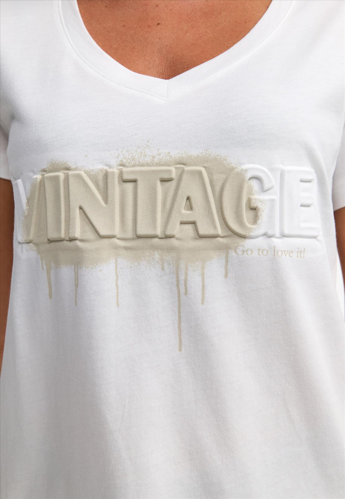 Decay Modevertrieb GmbH - Textilien Grosshandel T-Shirts Jeans