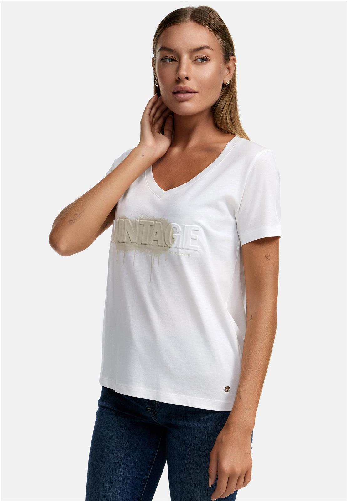 Decay Modevertrieb GmbH - Textilien Grosshandel T-Shirts Jeans