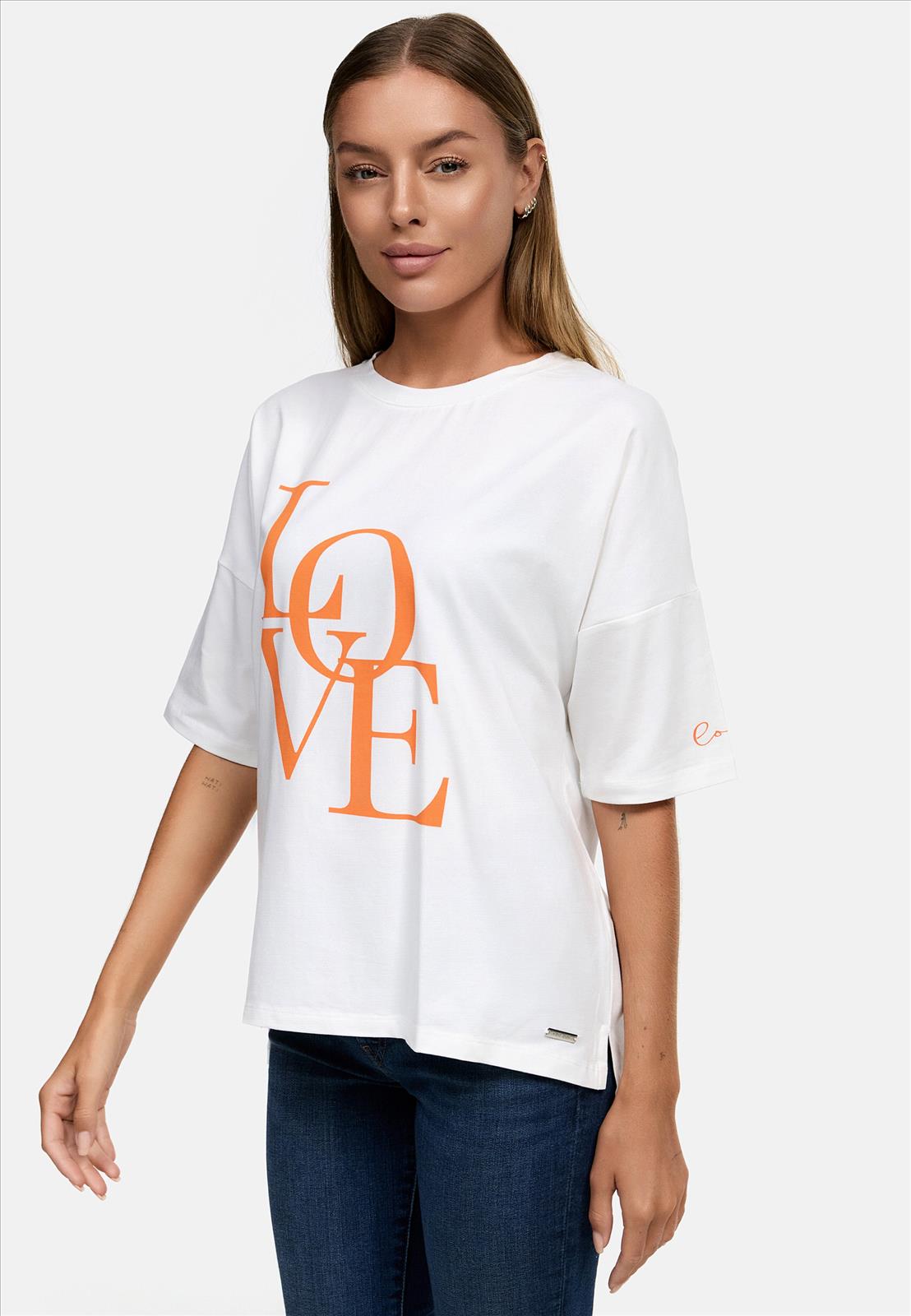 Decay Modevertrieb GmbH - Textilien Grosshandel T-Shirts Jeans