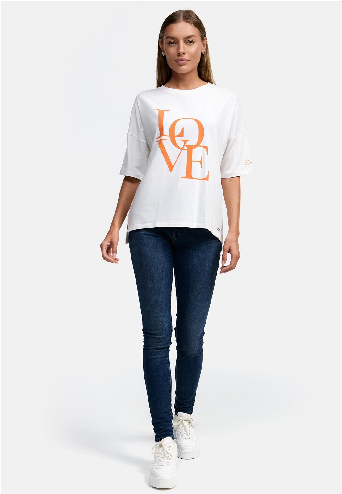 Decay Modevertrieb GmbH - Textilien Grosshandel T-Shirts Jeans