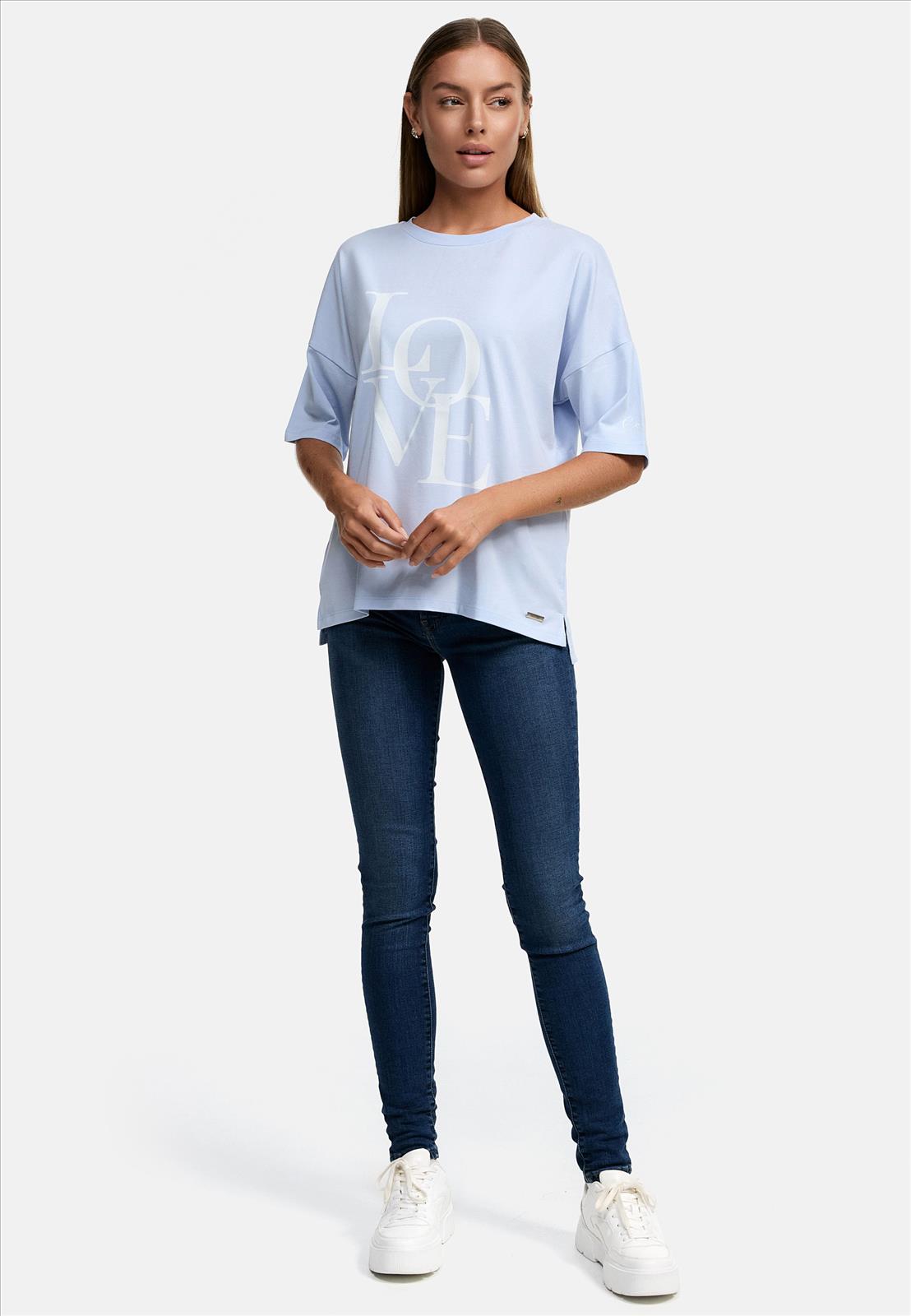 Decay Modevertrieb GmbH - Textilien Grosshandel T-Shirts Jeans