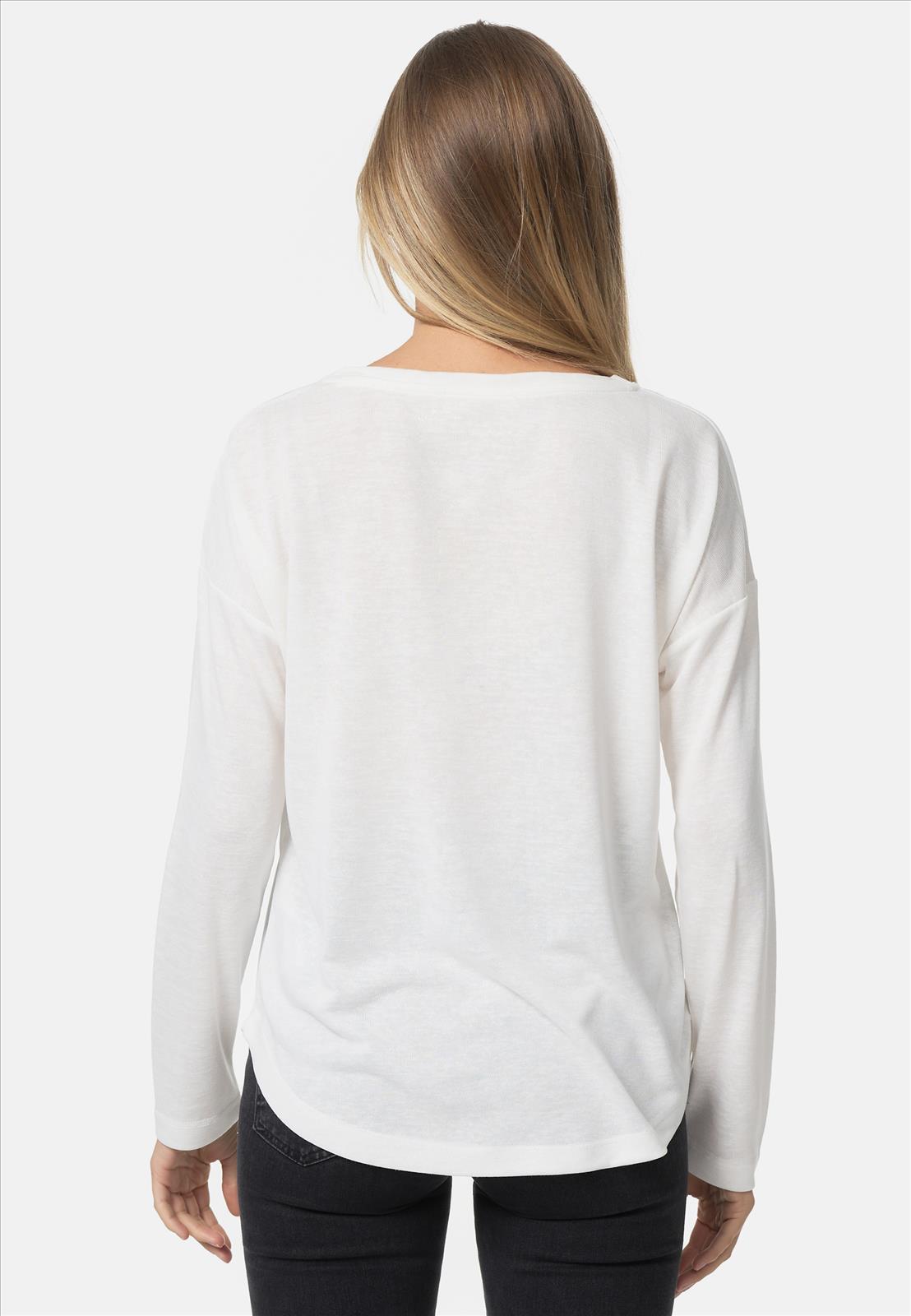 Decay Modevertrieb GmbH - Textilien Grosshandel T-Shirts Jeans