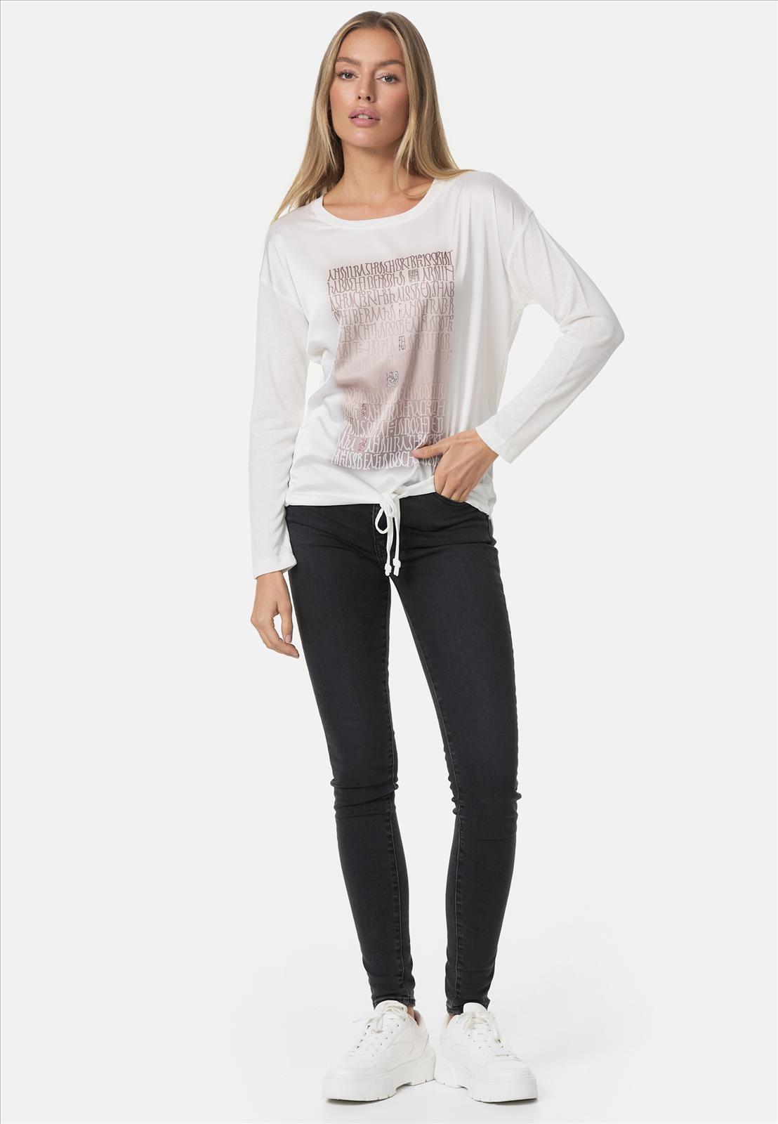 Decay Modevertrieb GmbH - Textilien Grosshandel T-Shirts Jeans