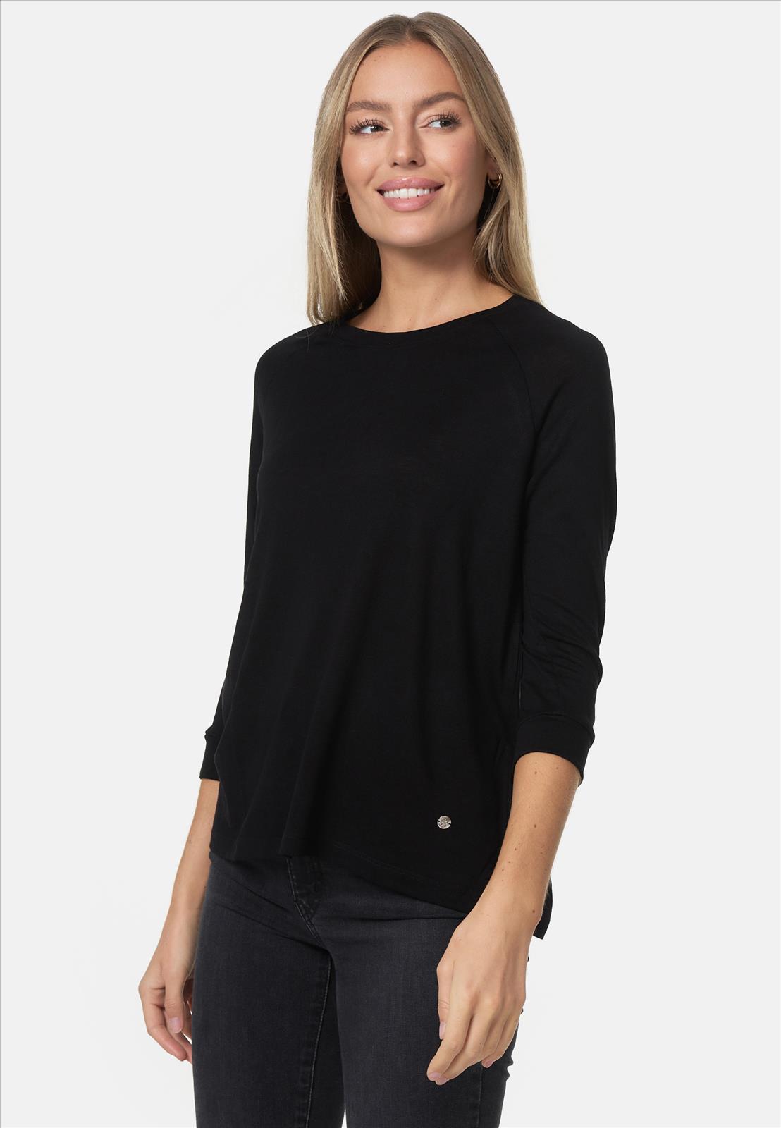 Decay Modevertrieb GmbH - Textilien Grosshandel T-Shirts Jeans