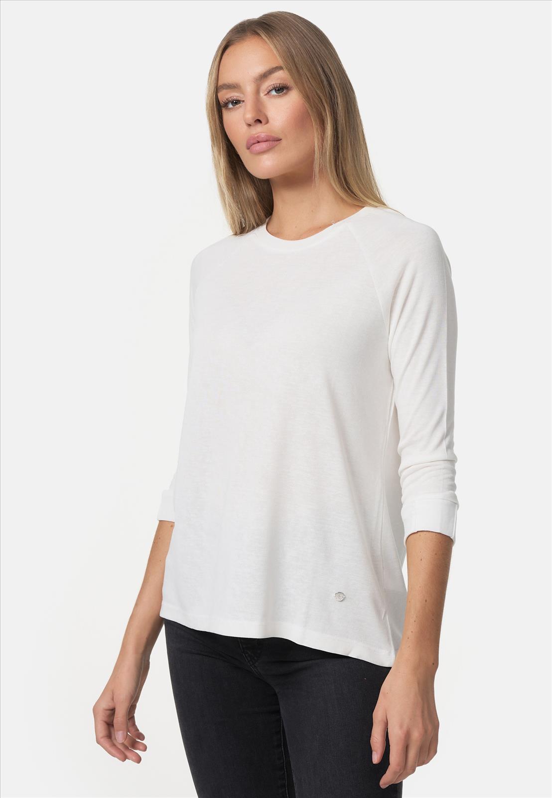Decay Modevertrieb GmbH - Textilien Grosshandel T-Shirts Jeans