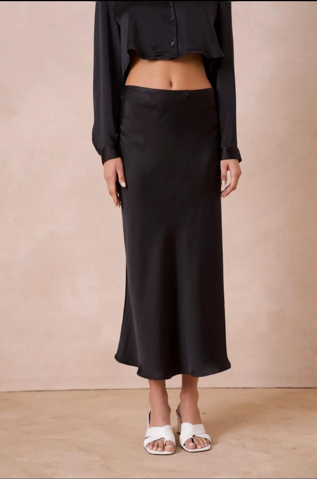 Junona Fashion GmbH - DOB;Young Fashion - Neuss