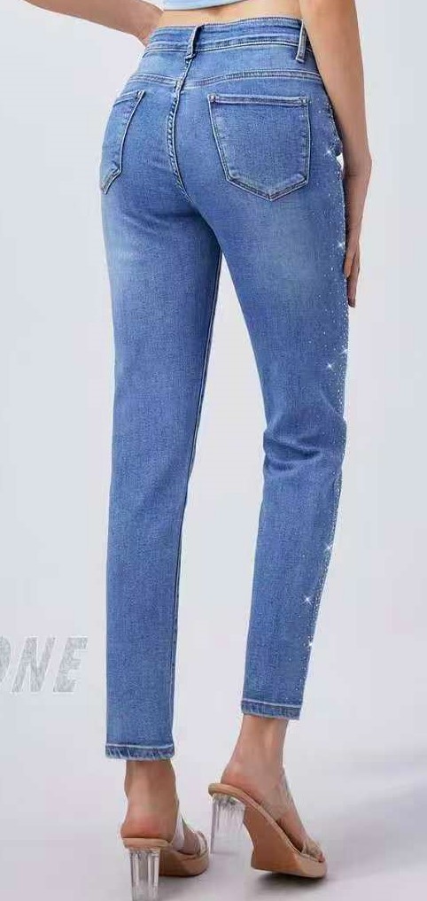 LB new fashion GmbH & Co KG - DOB, Accessoires, Young Fashion, Big Sizes - Eschborn
