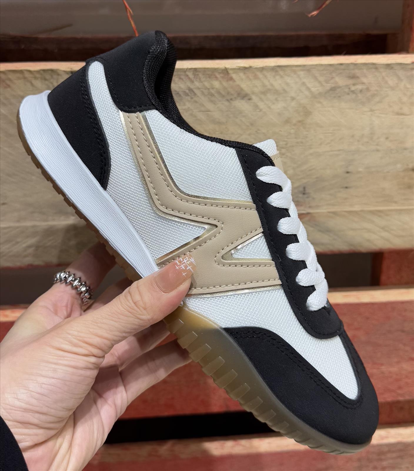 Lujah Shoes (Schuhgrosshandel)
