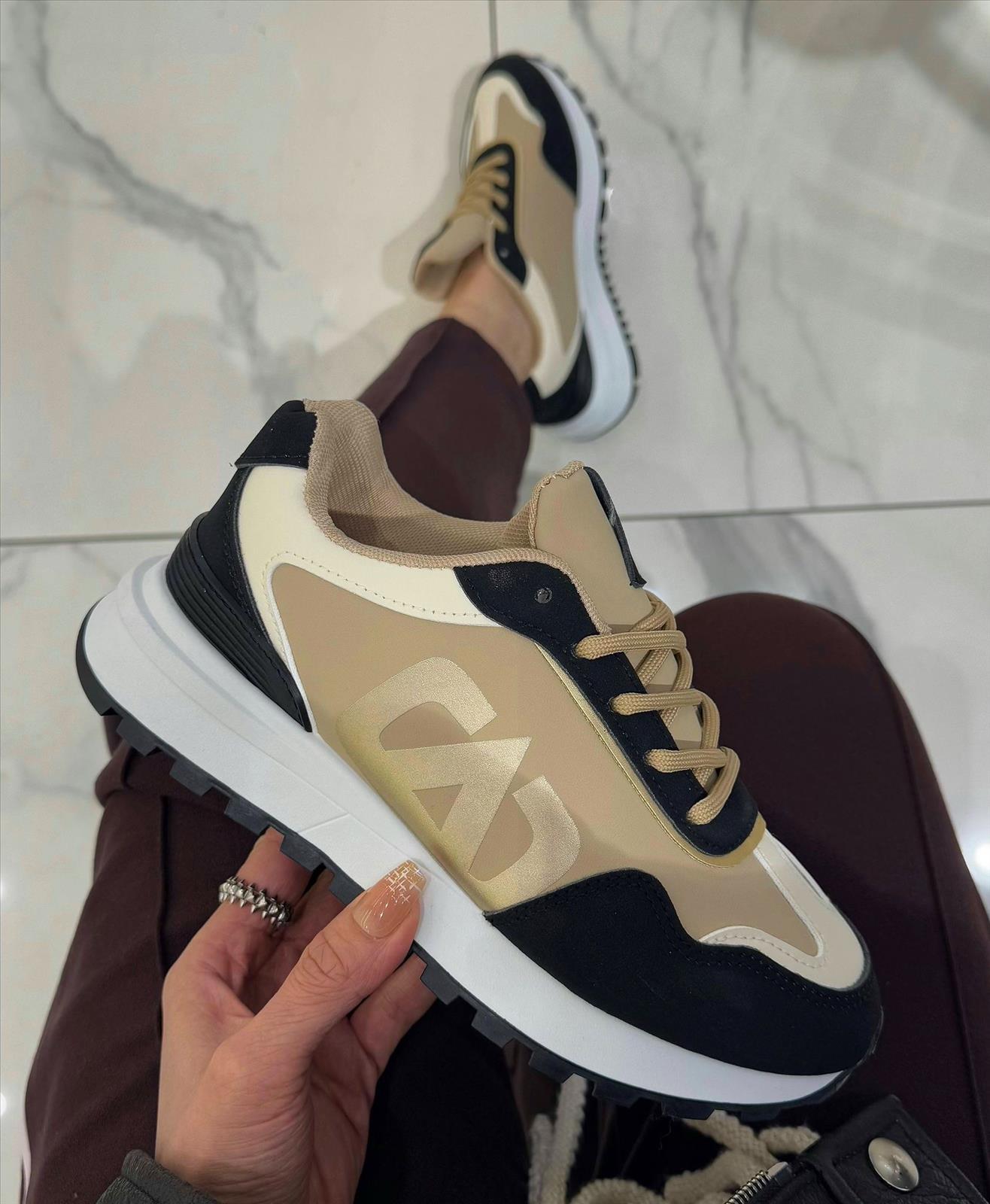Lujah Shoes (Schuhgrosshandel)