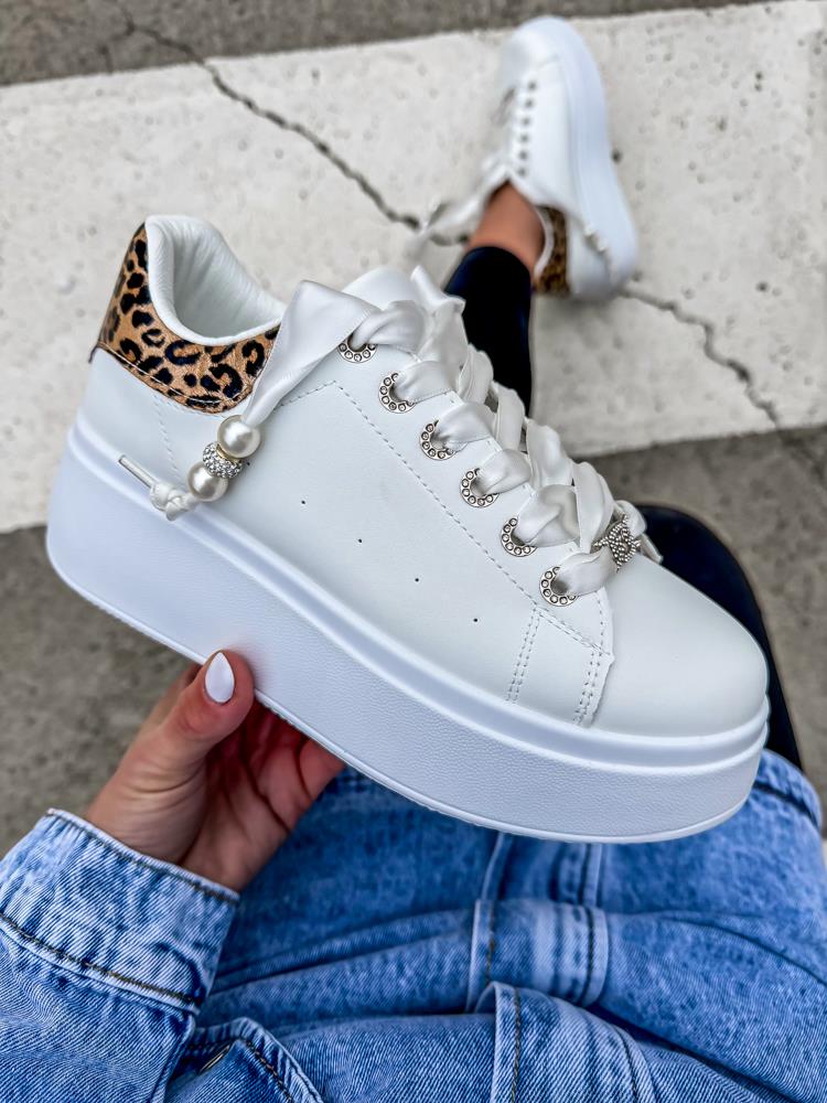 efashion s.r.o. - DOB;Accesoires;Schuhe;Young Fashion - Medvedov