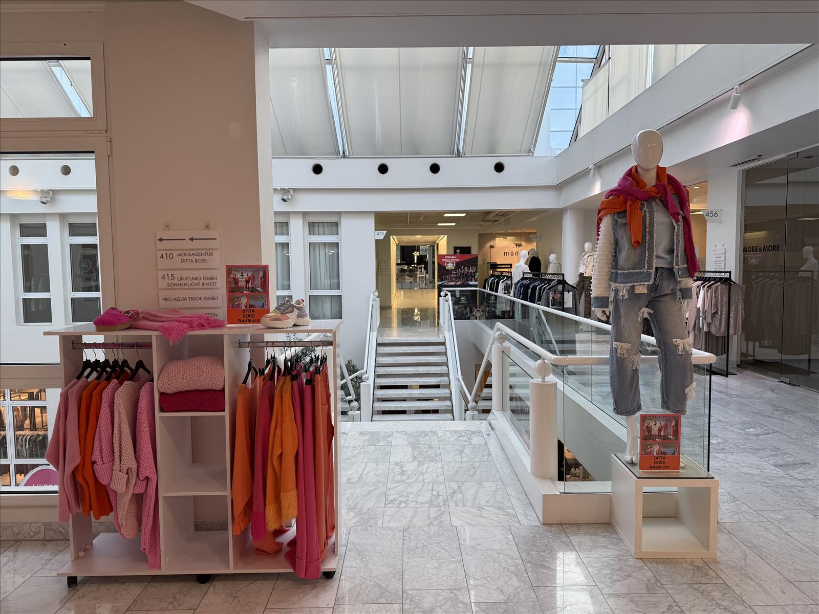 Modeagentur Ditta Boss e. K. - Damenbekleidung