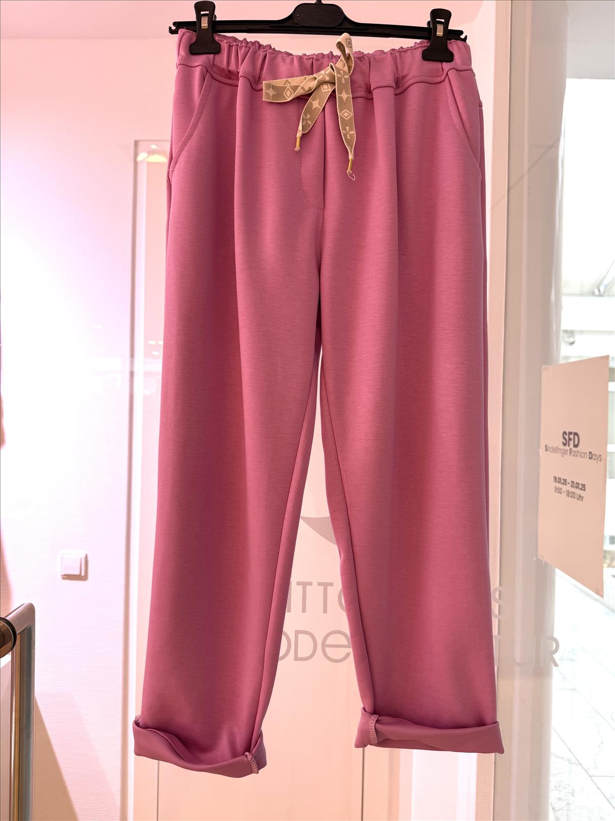 Modeagentur Ditta Boss e. K. - Damenbekleidung