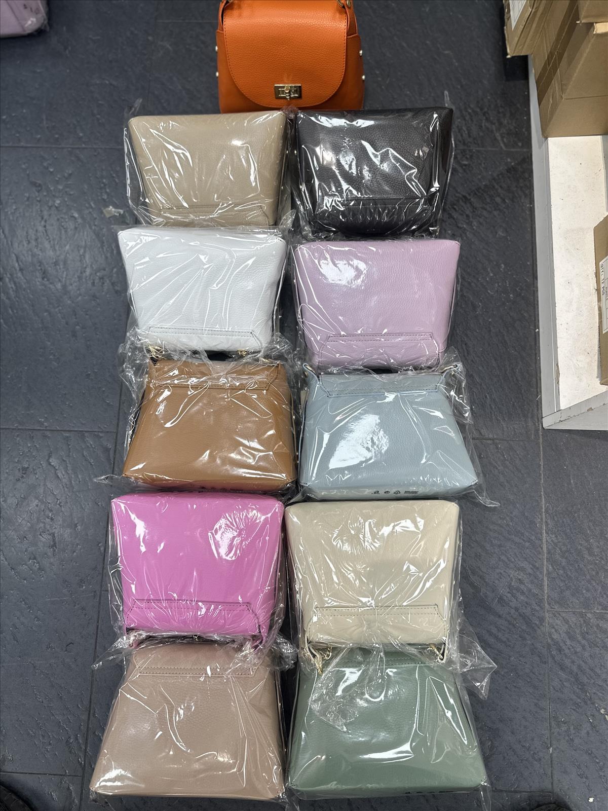 JACKY & JUSTIN GMBH - Damenaccessoires, Lederwaren