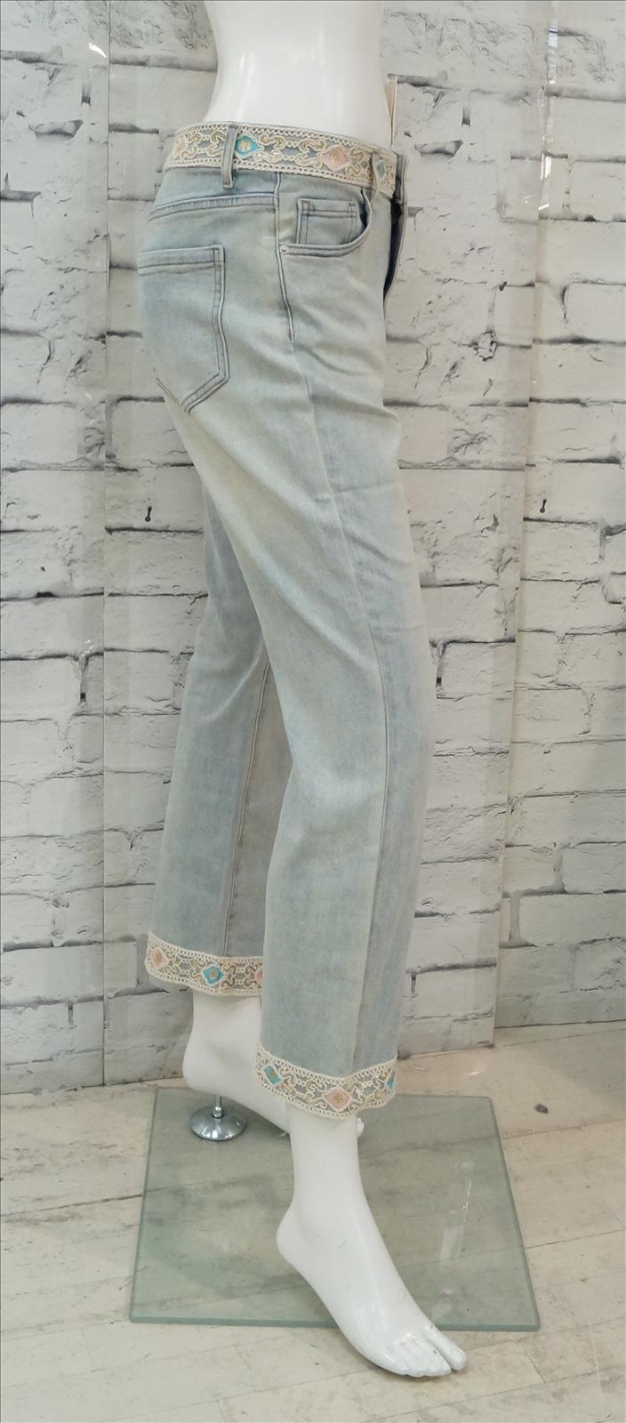 Bhatti Mode GmbH - Young fashion, DOB - Blusen, Hosen Jacken, Jeans, Kleider, Pullover etc.