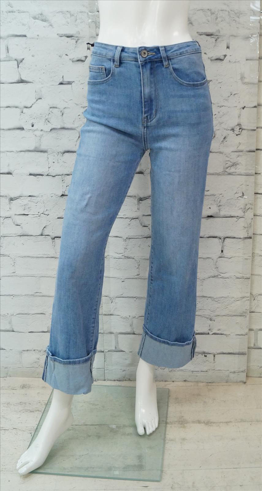 Bhatti Mode GmbH - Young fashion, DOB - Blusen, Hosen Jacken, Jeans, Kleider, Pullover etc.