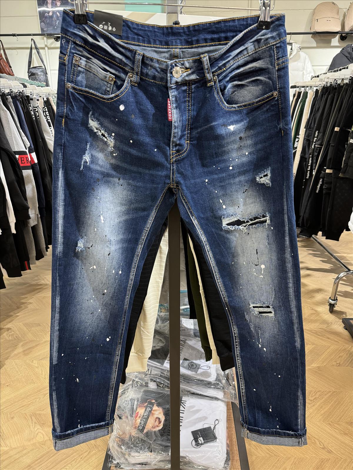 K&M Jeans GmbH - Damen & Herren Fashion