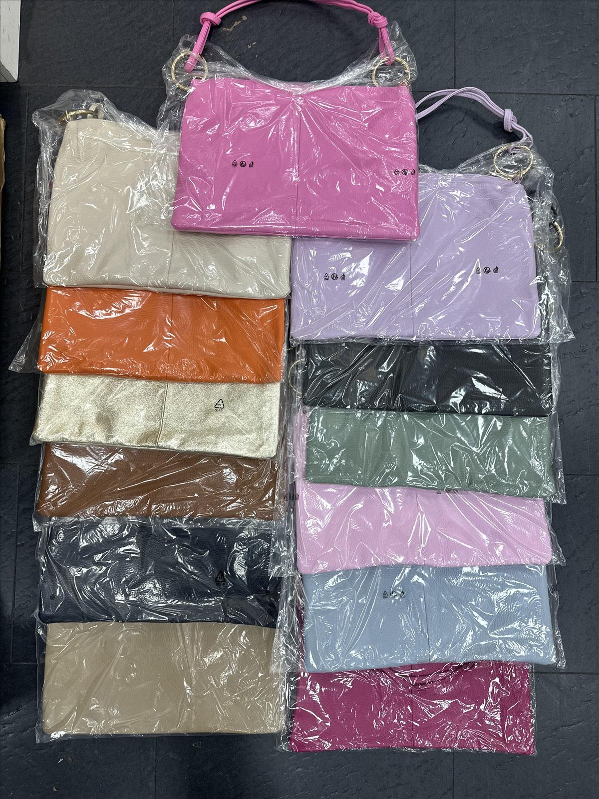 JACKY & JUSTIN GMBH - Damenaccessoires, Lederwaren