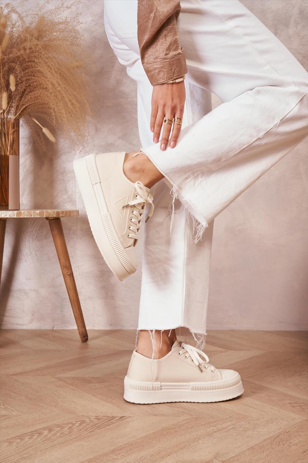 Lujah Shoes (Schuhgrosshandel)