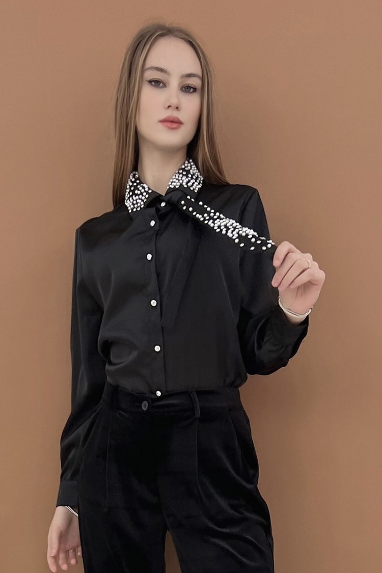 Miss Furs GmbH - MISS FURS Damenmode - Accessoires, Sportswear, Jeans, Tops, Bags