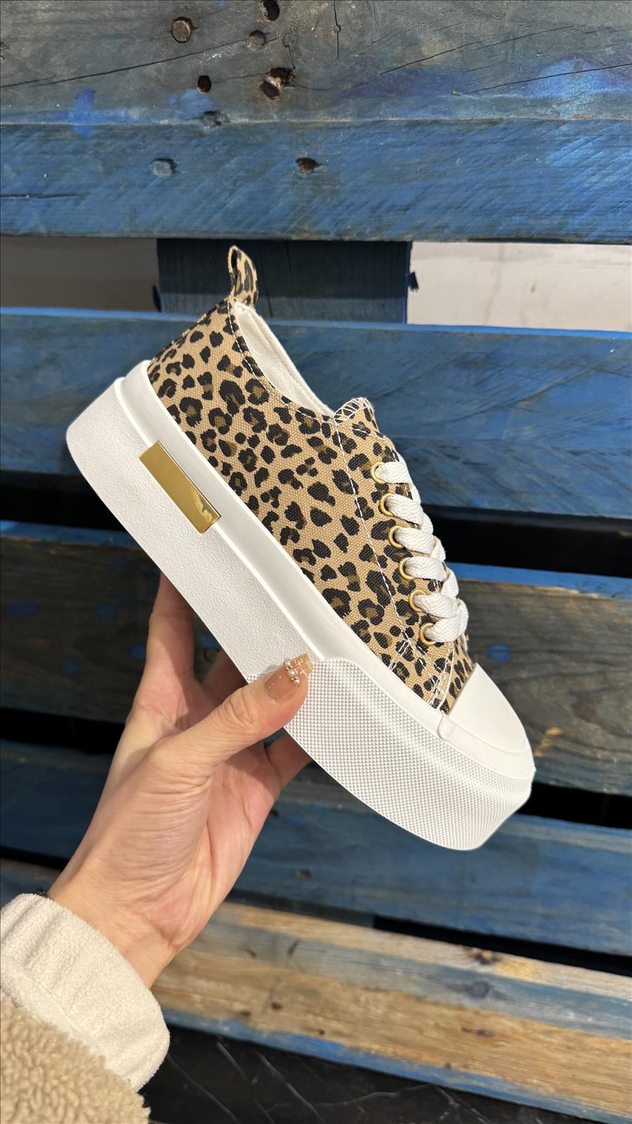 Lujah Shoes (Schuhgrosshandel)