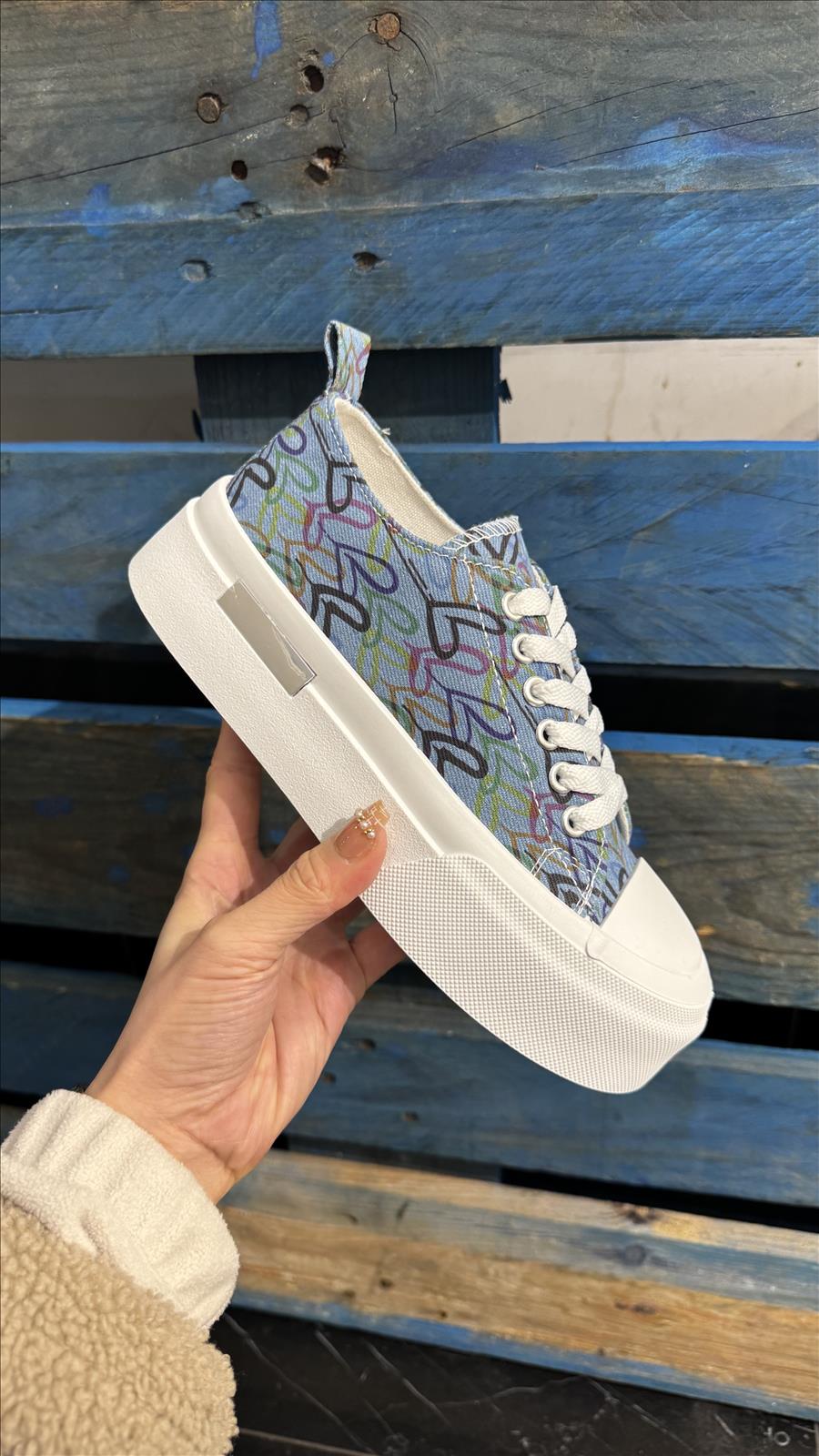 Lujah Shoes (Schuhgrosshandel)