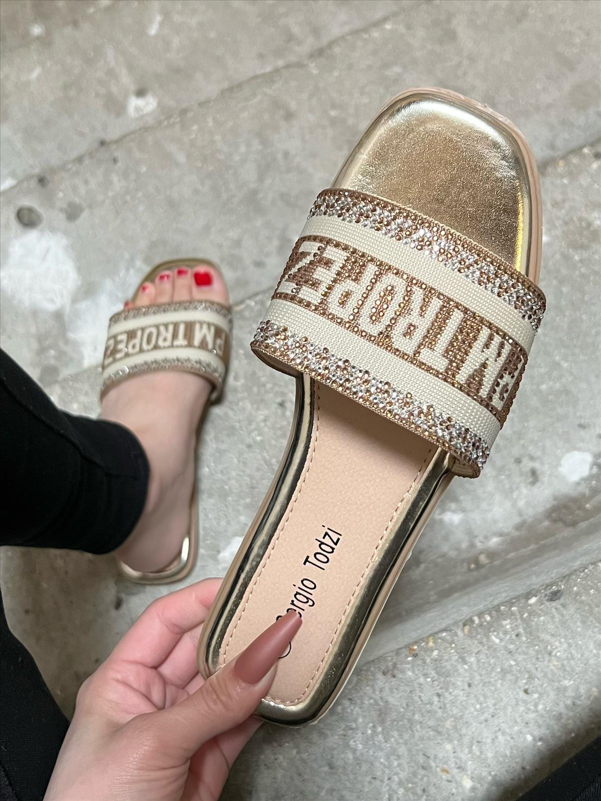 Lujah Shoes (Schuhgrosshandel)