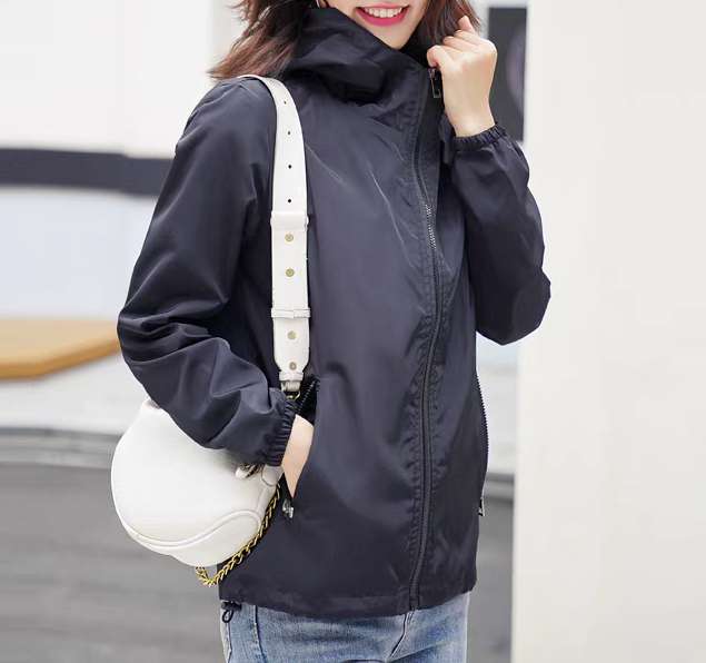 Miss Furs GmbH - MISS FURS Damenmode - Accessoires, Sportswear, Jeans, Tops, Bags
