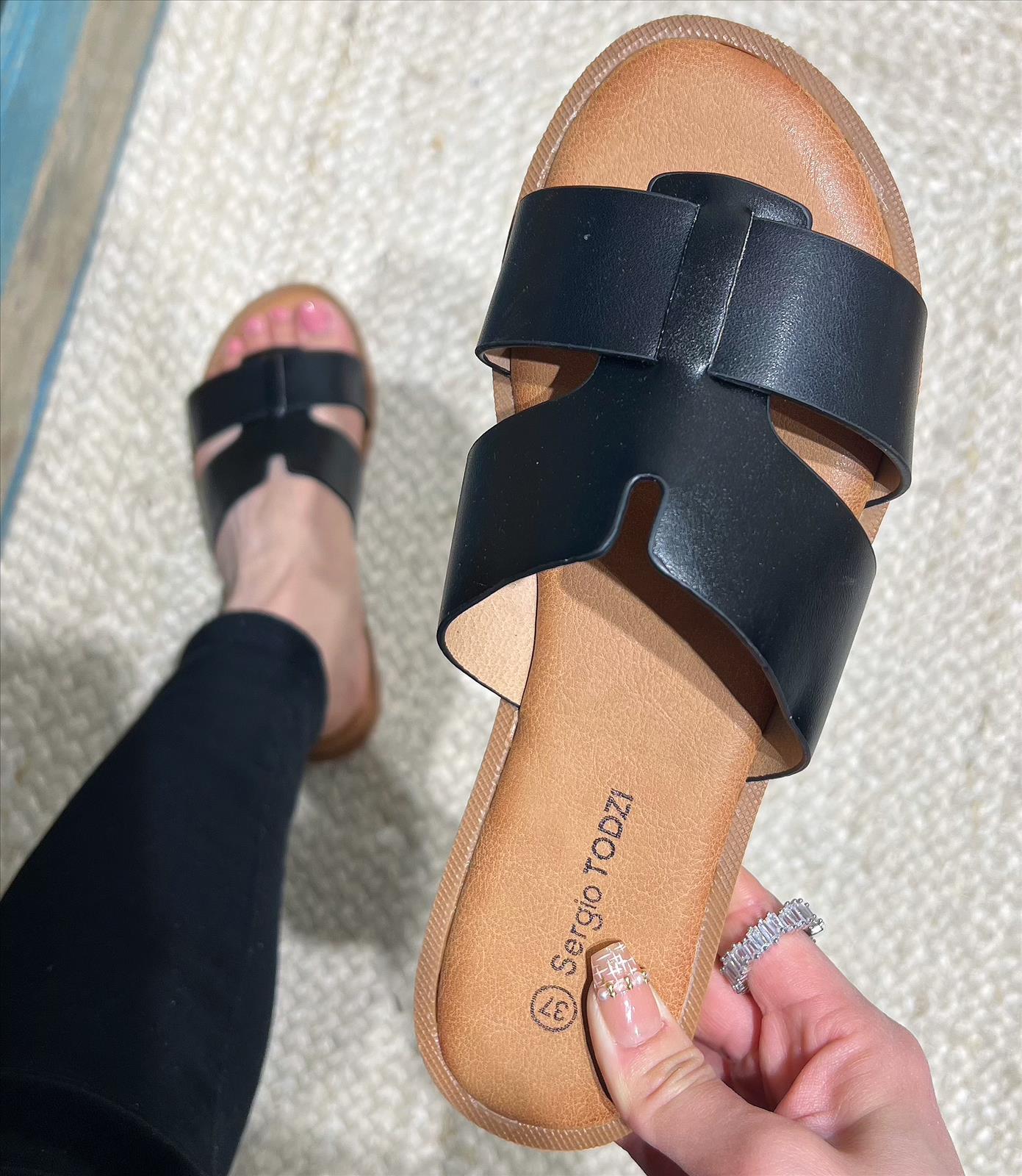 Lujah Shoes (Schuhgrosshandel)