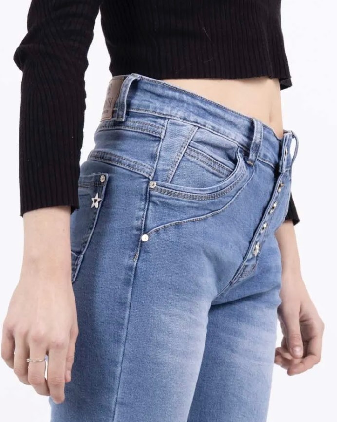 LB new fashion GmbH & Co KG - DOB, Accessoires, Young Fashion, Big Sizes - Eschborn
