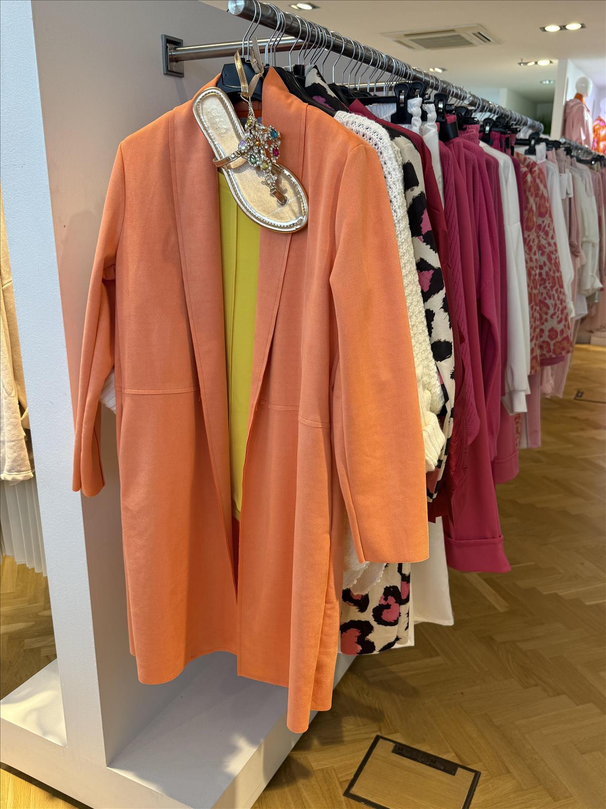 Modeagentur Ditta Boss e. K. - Damenbekleidung