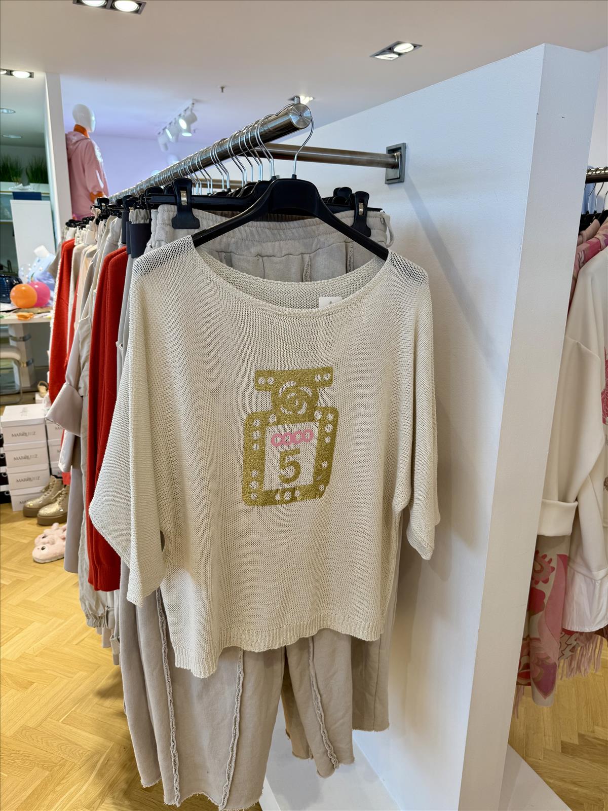 Modeagentur Ditta Boss e. K. - Damenbekleidung