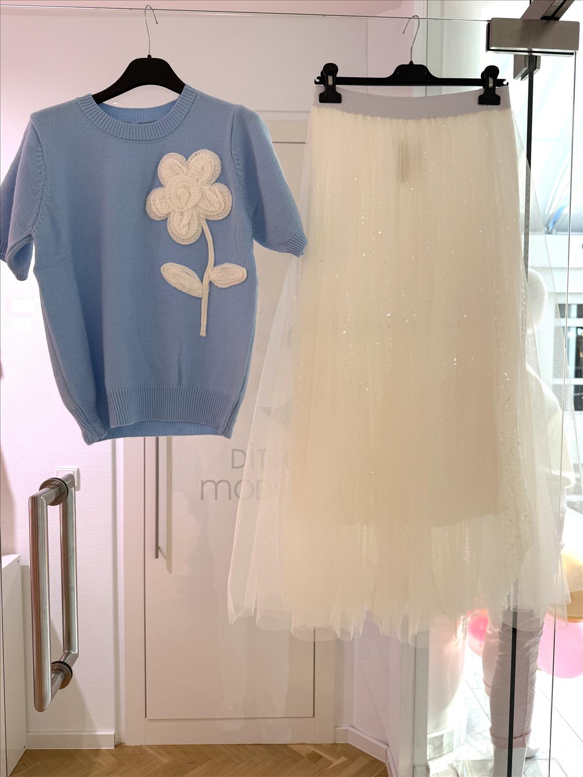 Modeagentur Ditta Boss e. K. - Damenbekleidung