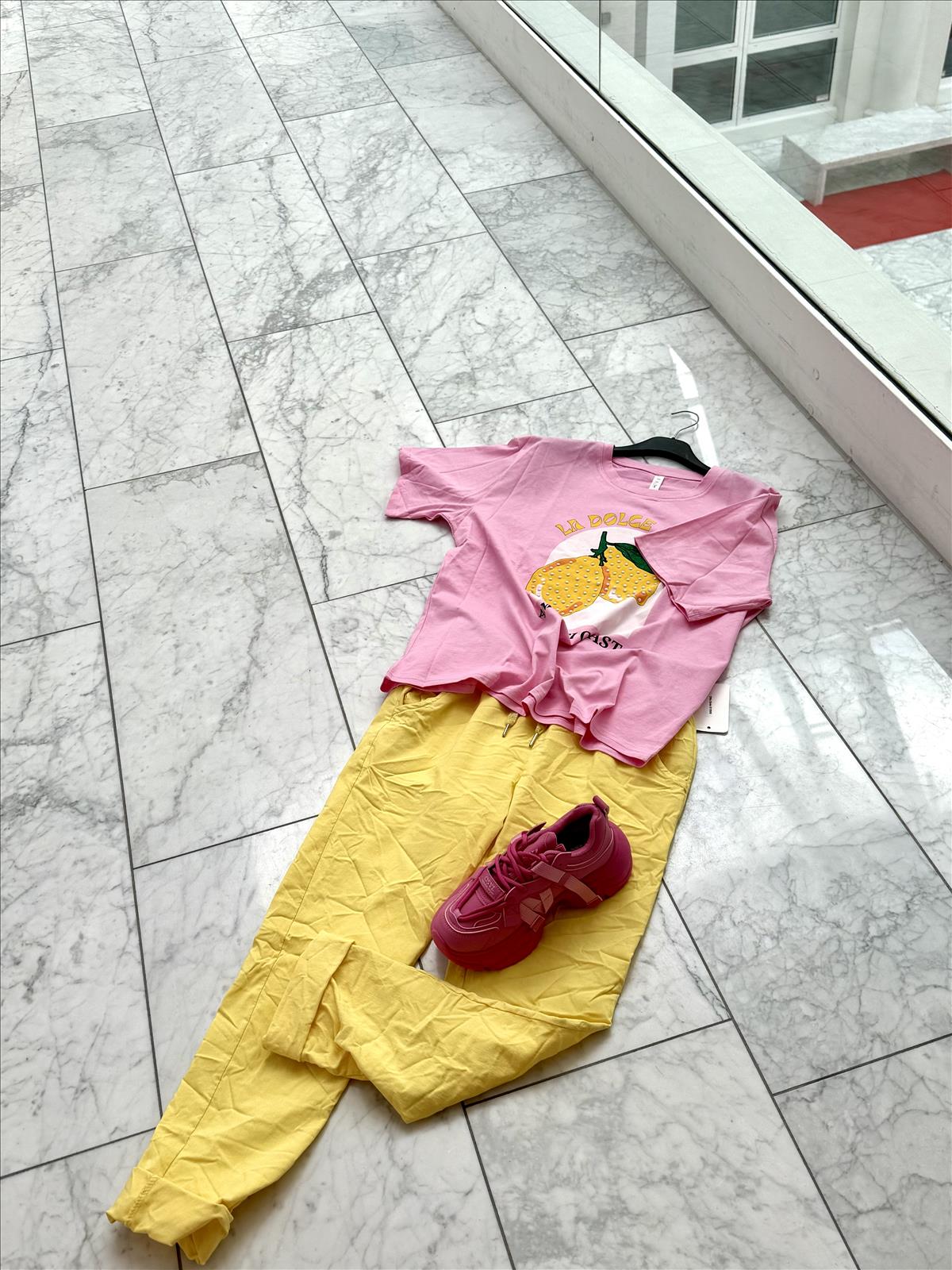 Modeagentur Ditta Boss e. K. - Damenbekleidung