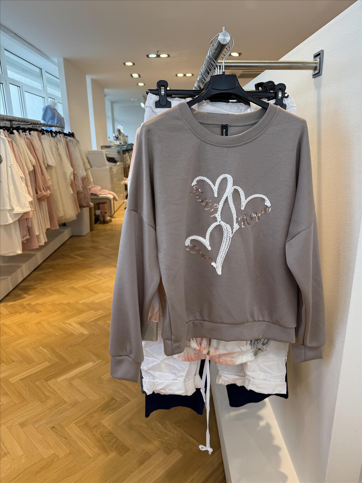 Modeagentur Ditta Boss e. K. - Damenbekleidung