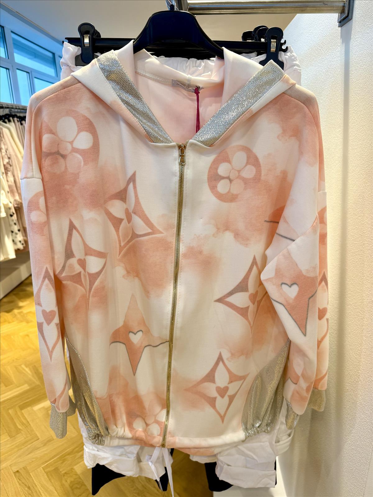 Modeagentur Ditta Boss e. K. - Damenbekleidung