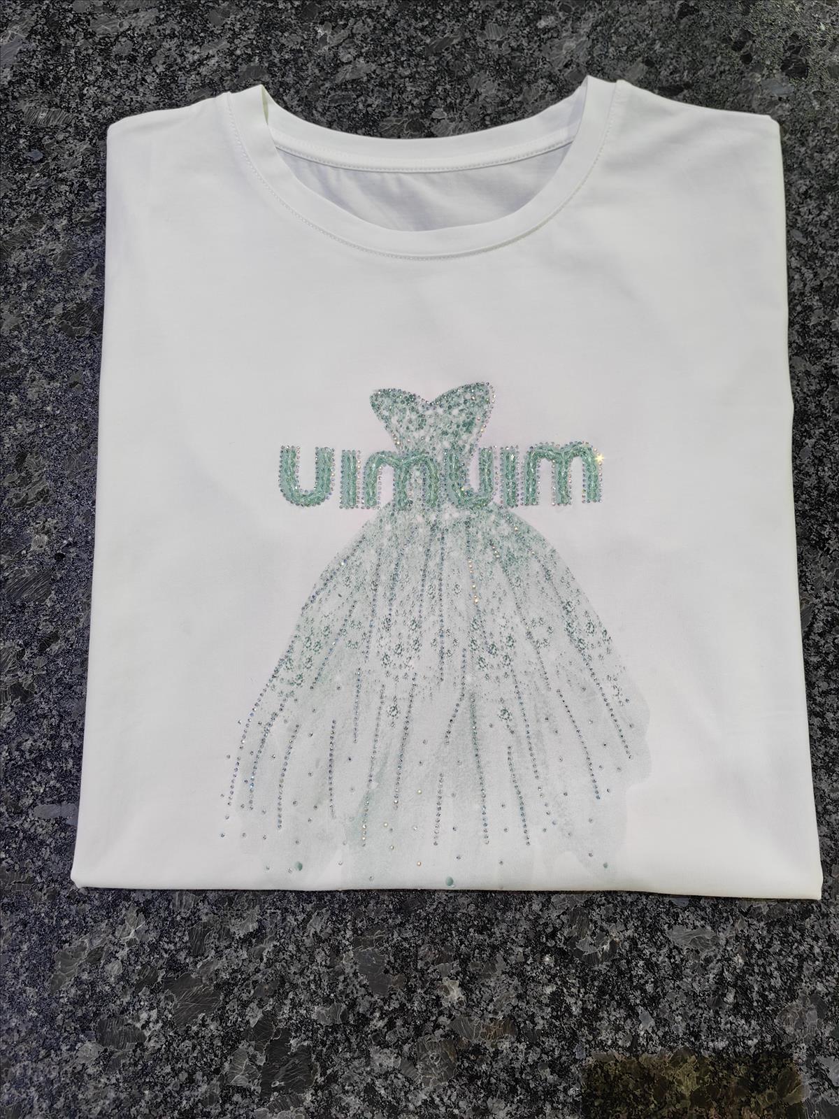 Miss Furs GmbH - MISS FURS Damenmode - Accessoires, Sportswear, Jeans, Tops, Bags