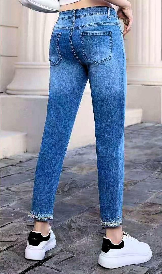 LB new fashion GmbH & Co KG - DOB, Accessoires, Young Fashion, Big Sizes - Eschborn