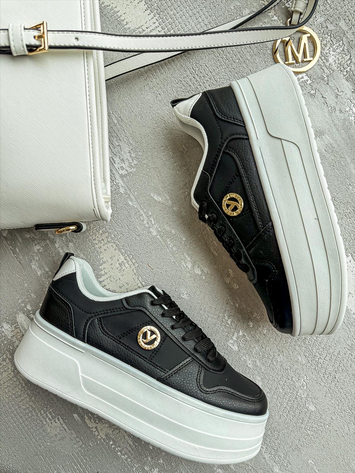 efashion s.r.o. - DOB;Accesoires;Schuhe;Young Fashion - Medvedov