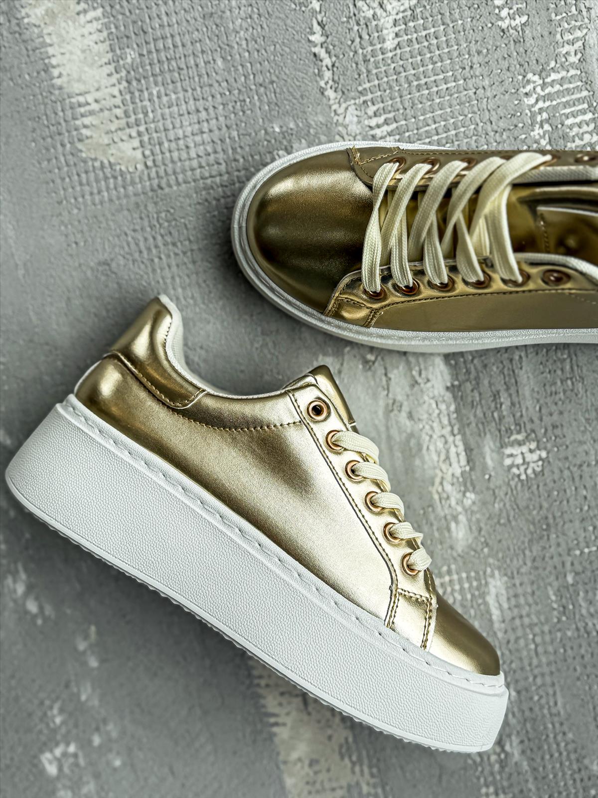 efashion s.r.o. - DOB;Accesoires;Schuhe;Young Fashion - Medvedov