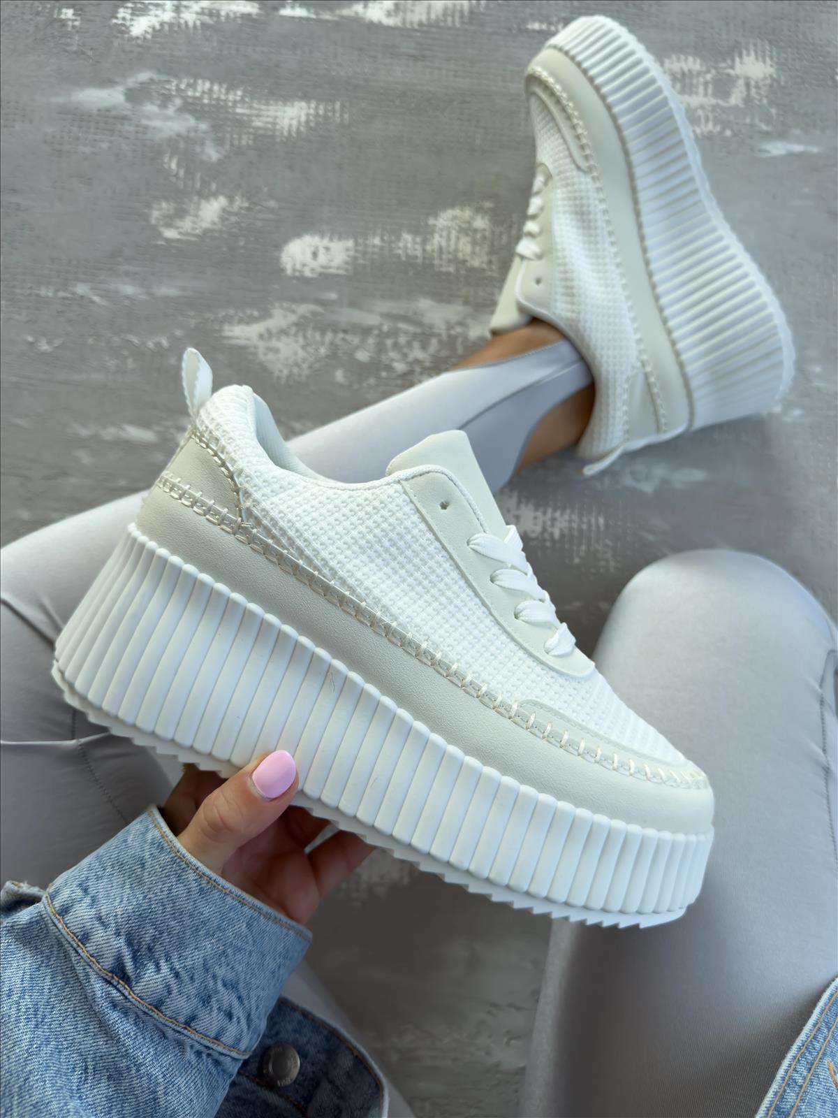 efashion s.r.o. - DOB;Accesoires;Schuhe;Young Fashion - Medvedov