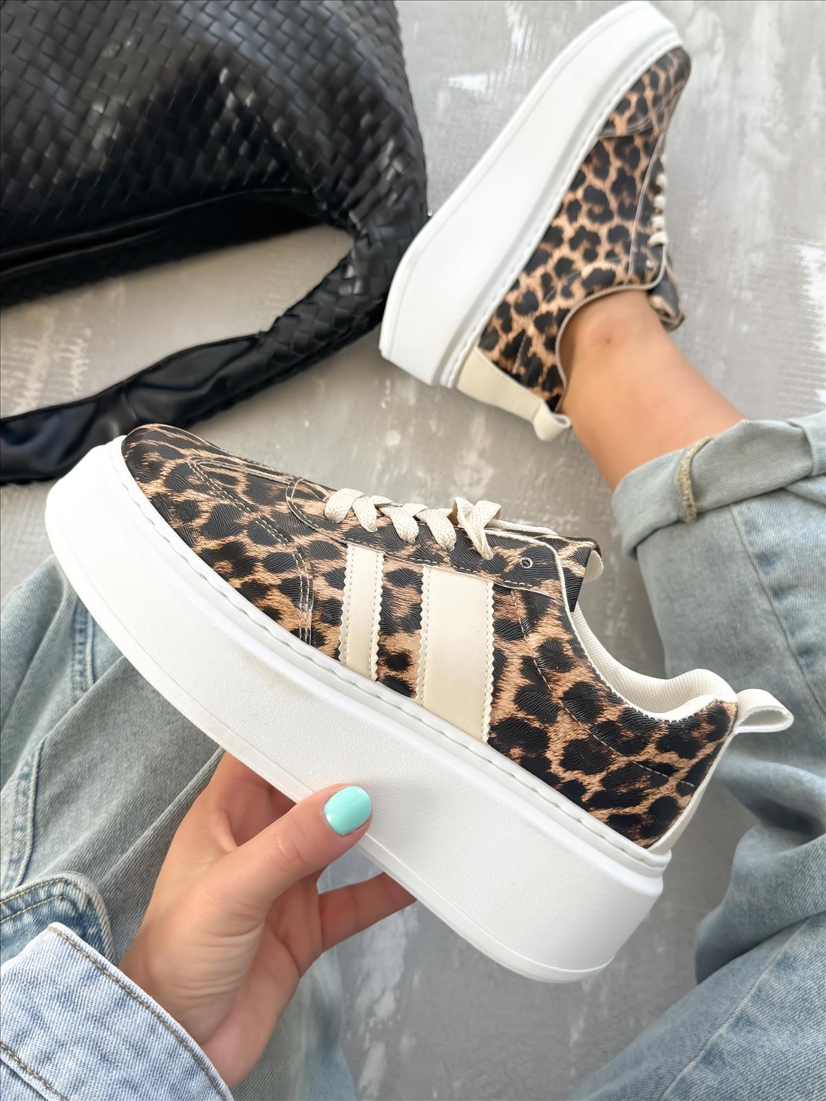 efashion s.r.o. - DOB;Accesoires;Schuhe;Young Fashion - Medvedov