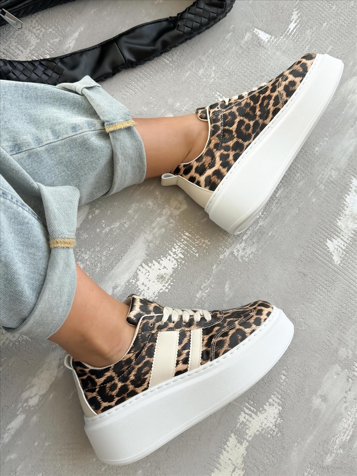 efashion s.r.o. - DOB;Accesoires;Schuhe;Young Fashion - Medvedov