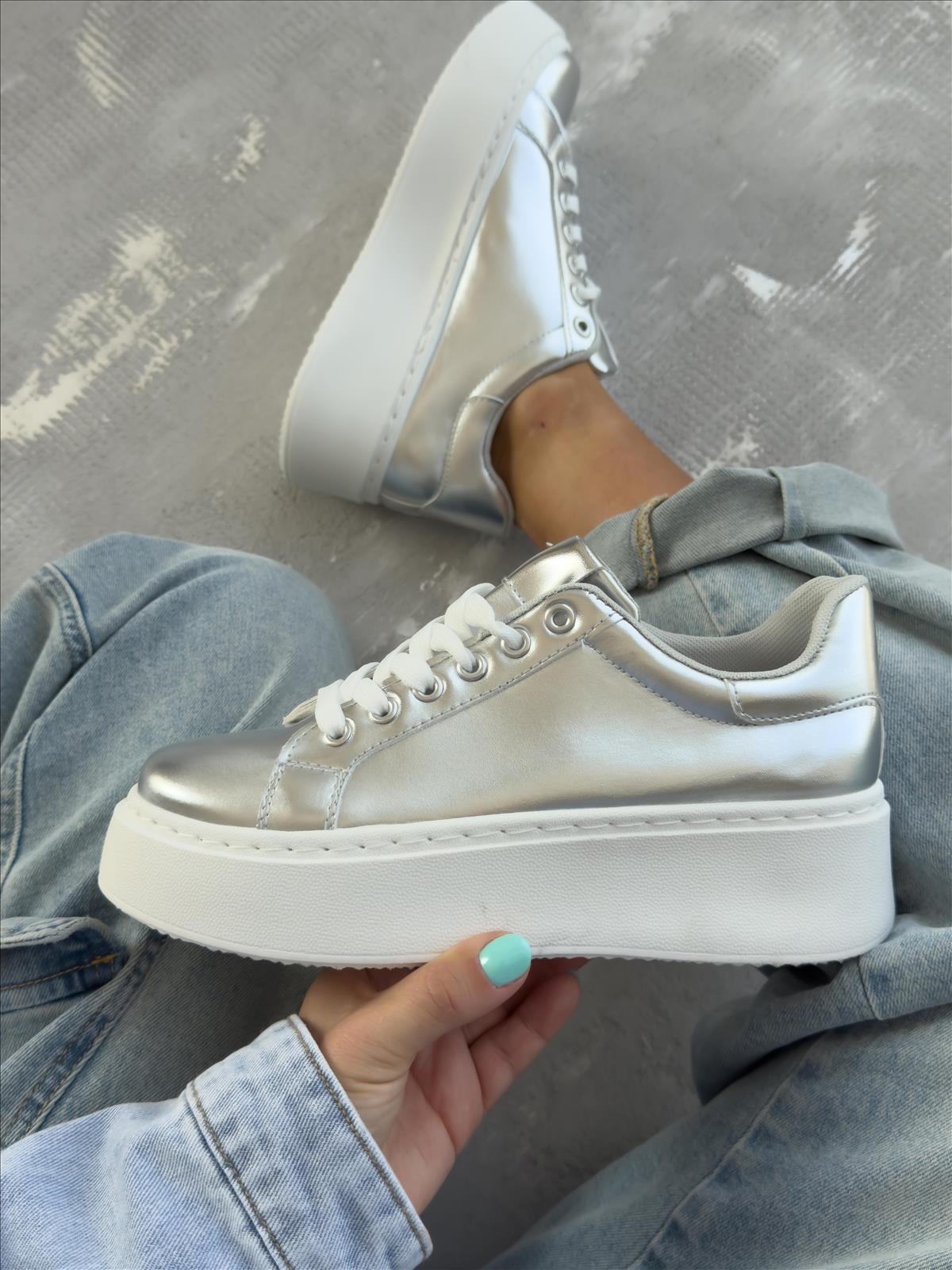efashion s.r.o. - DOB;Accesoires;Schuhe;Young Fashion - Medvedov