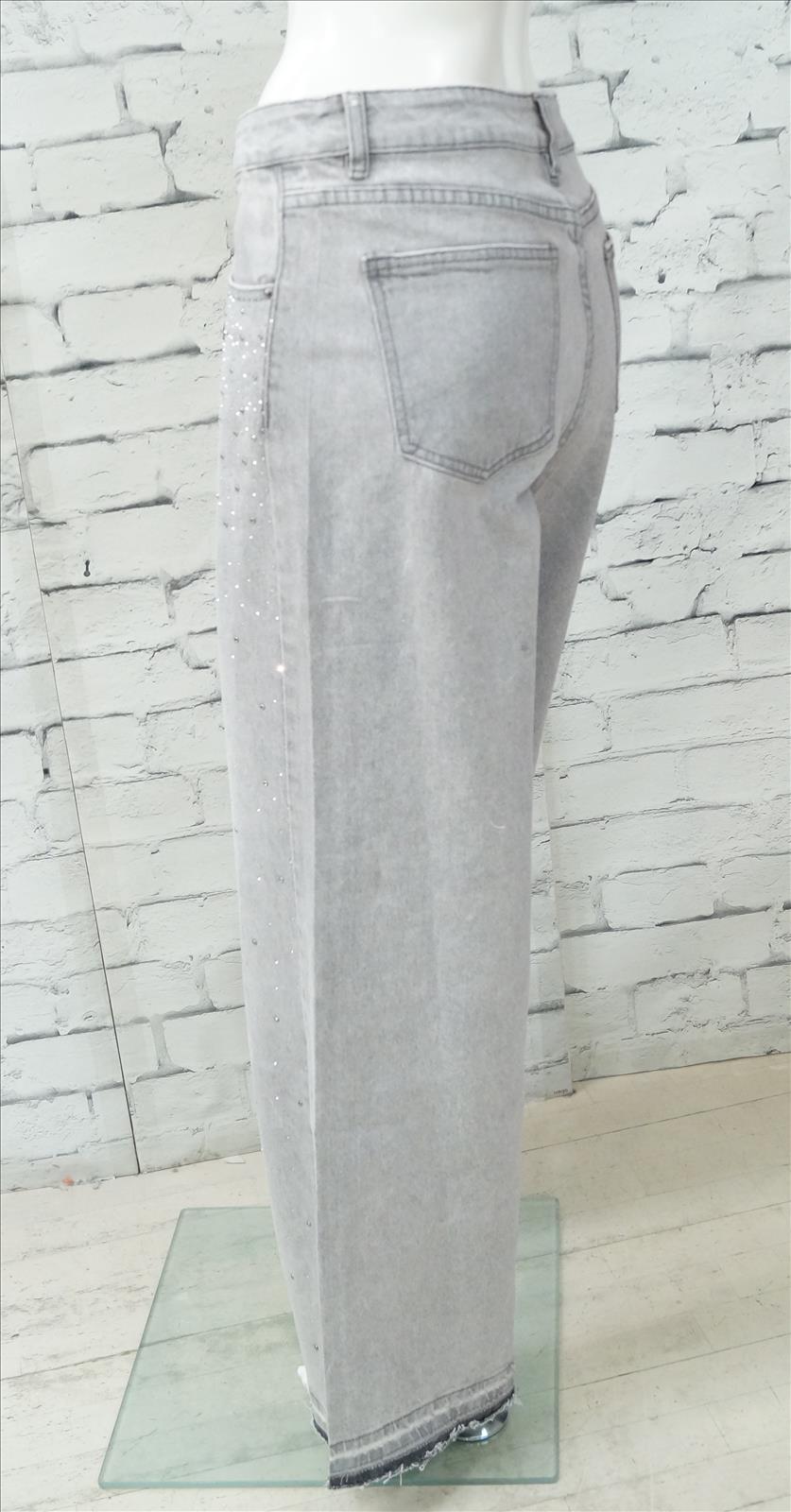 Bhatti Mode GmbH - Young fashion, DOB - Blusen, Hosen Jacken, Jeans, Kleider, Pullover etc.
