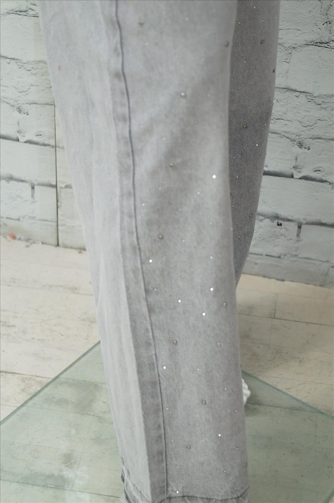 Bhatti Mode GmbH - Young fashion, DOB - Blusen, Hosen Jacken, Jeans, Kleider, Pullover etc.