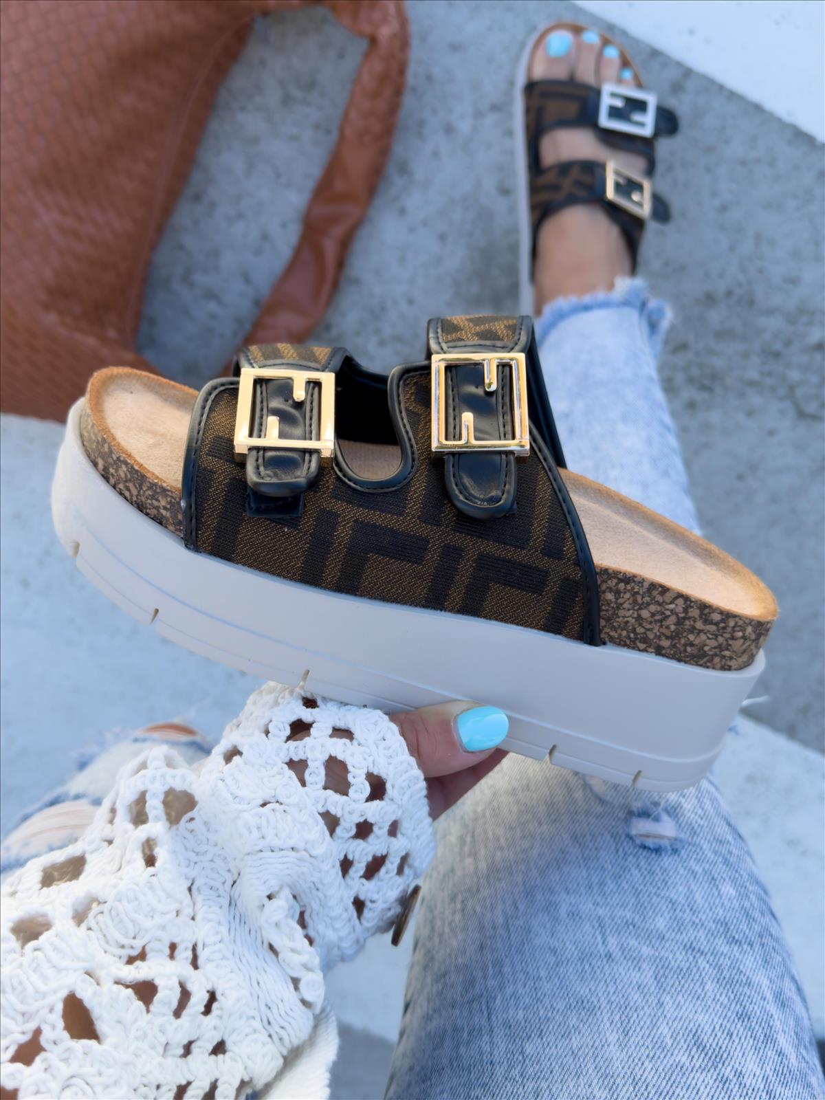 efashion s.r.o. - DOB;Accesoires;Schuhe;Young Fashion - Medvedov
